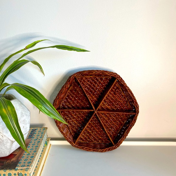 Vintage Wicker Divided Hexagon Basket - Picture 1 of 1